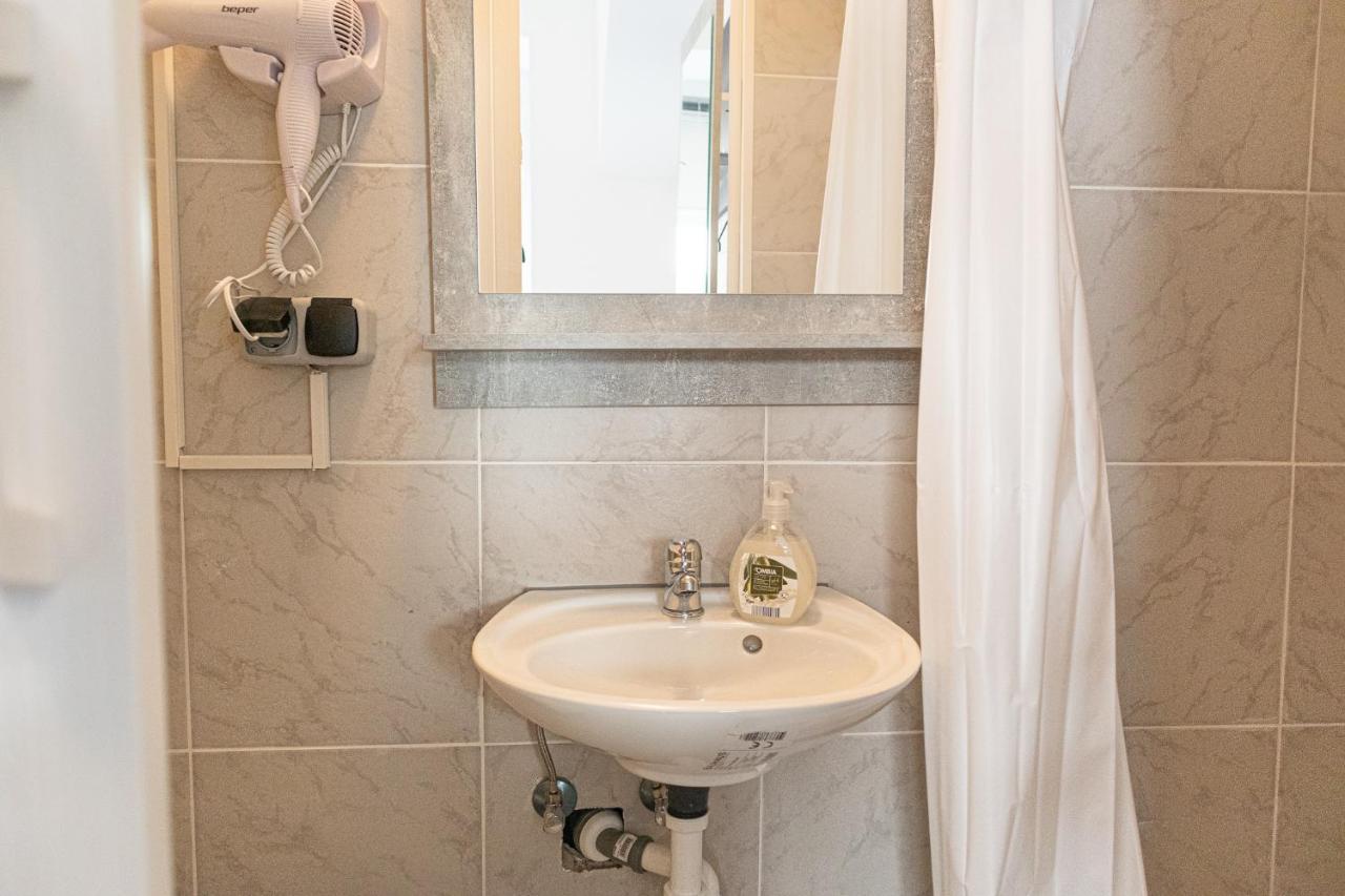 3 Standard Rooms Near Hauptbahnhof Вена Экстерьер фото